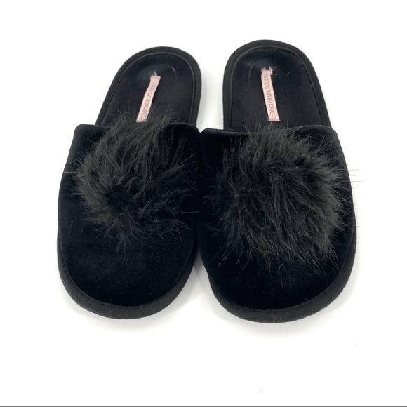 Victoria’s Secret Pom Pom Black Slip On Preppy Boho Cottage House Slipper - Picture 2 of 4
